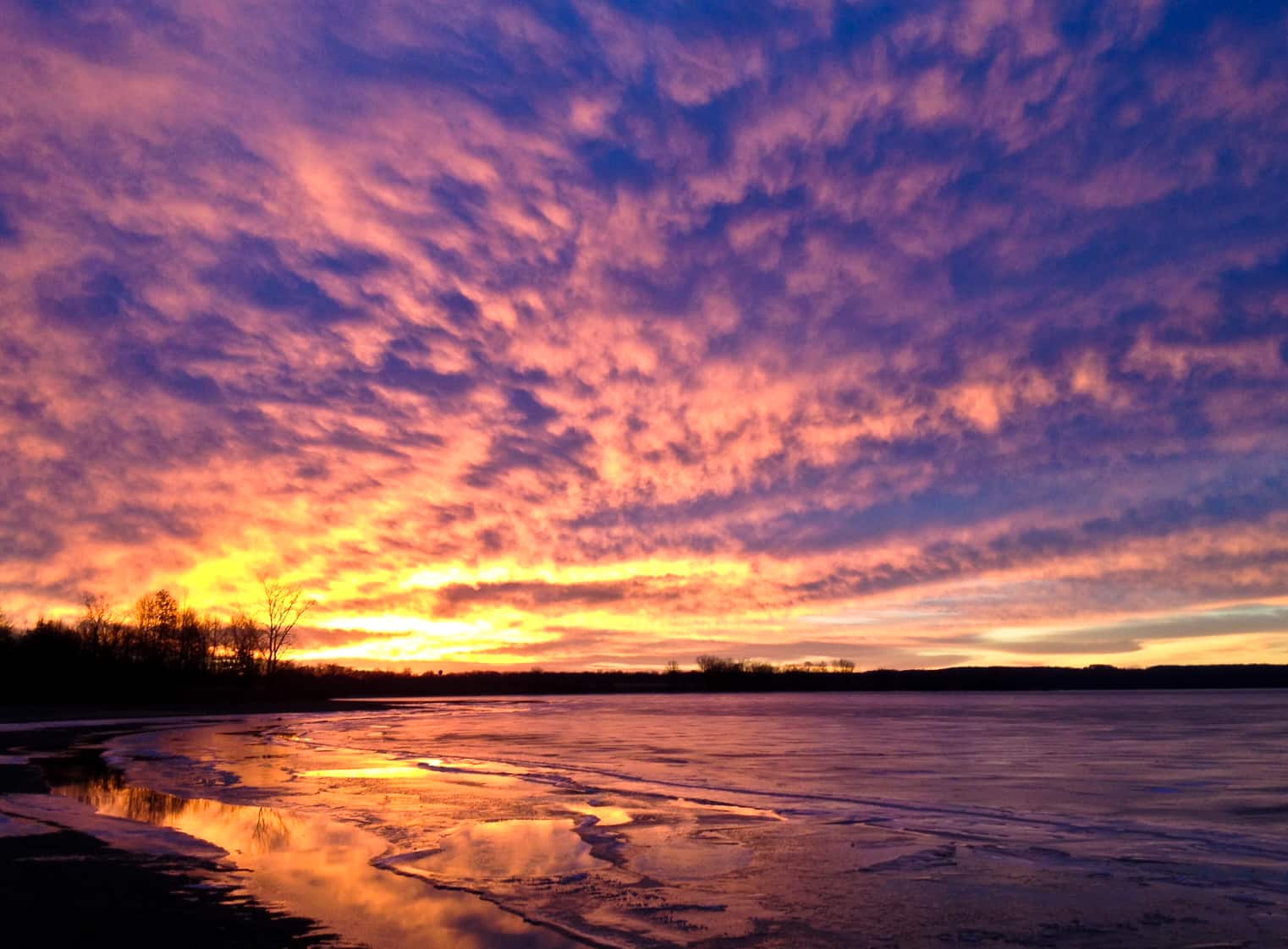 A January dawn at Shenango Lake